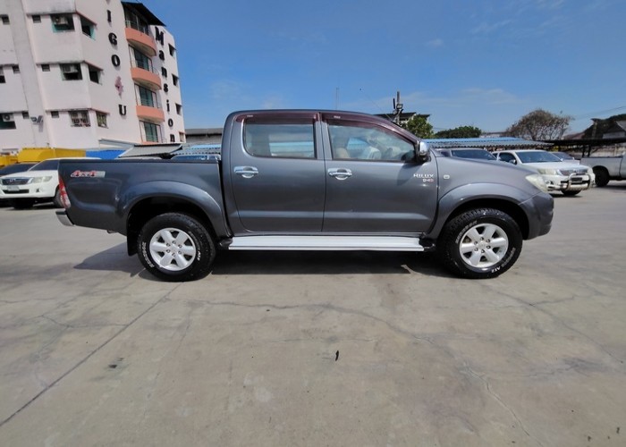 Used 12
                    TOYOTA
                     for Sale Image