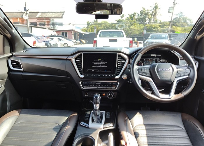 Used 11
                    ISUZU
                     for Sale Image