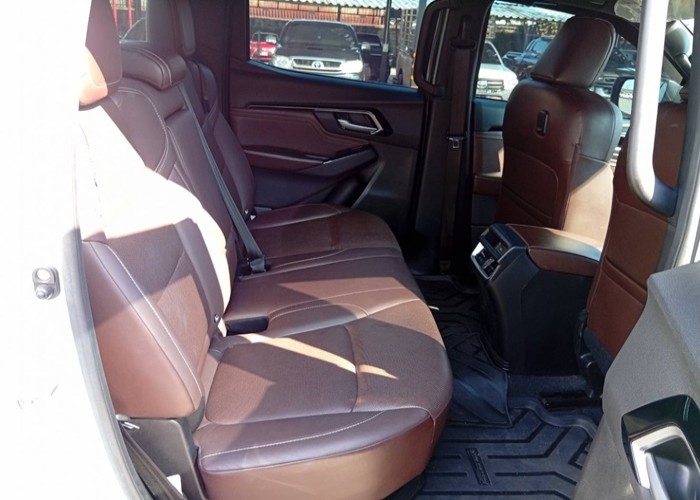Used 10
                    ISUZU
                     for Sale Image