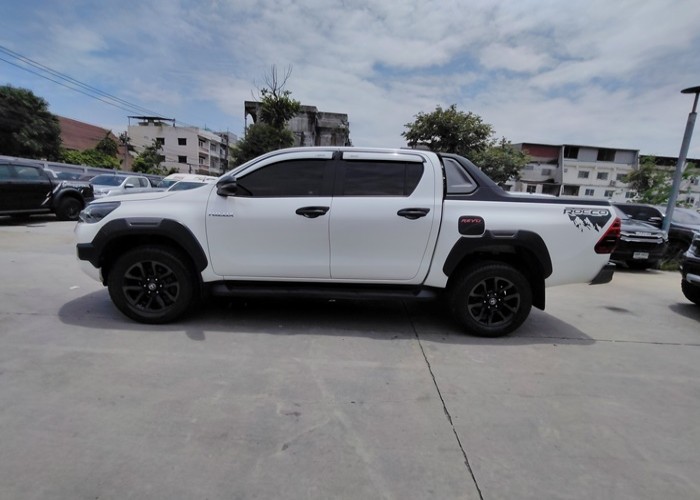 Used 8
                    TOYOTA
                     for Sale Image