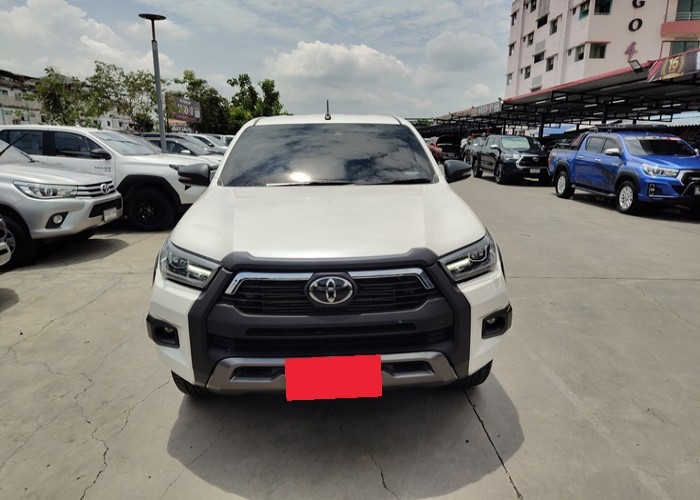 Used 8
                    TOYOTA
                     for Sale Image
