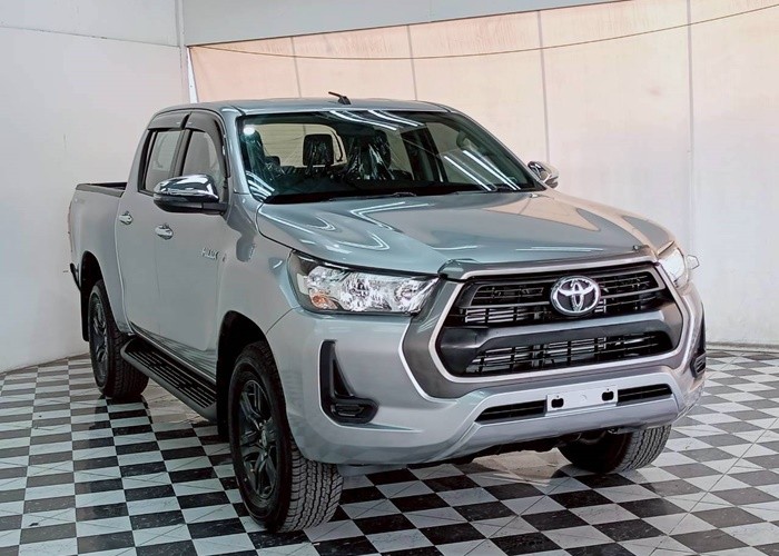 Used 12
                    TOYOTA
                     for Sale Image