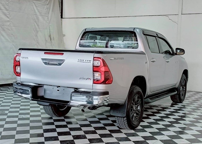 Used 12
                    TOYOTA
                     for Sale Image