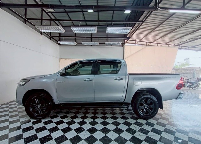 Used 12
                    TOYOTA
                     for Sale Image