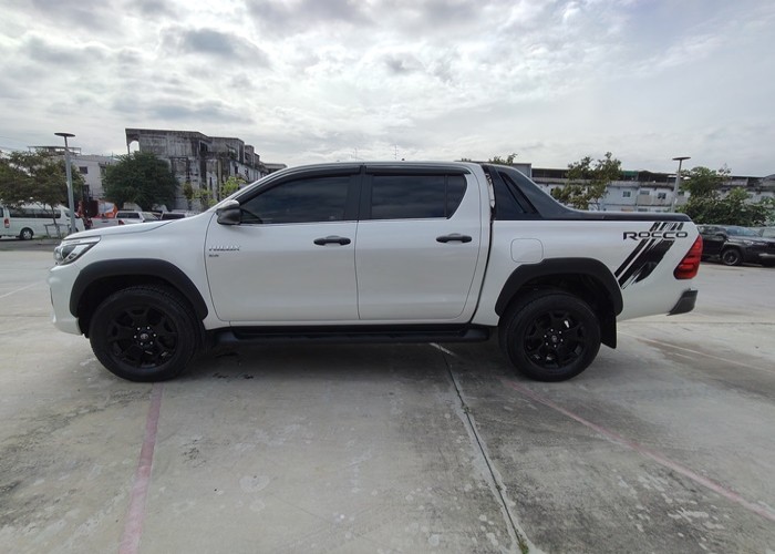 Used 5
                    TOYOTA
                     for Sale Image