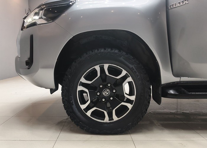 Used 5
                    TOYOTA
                     for Sale Image