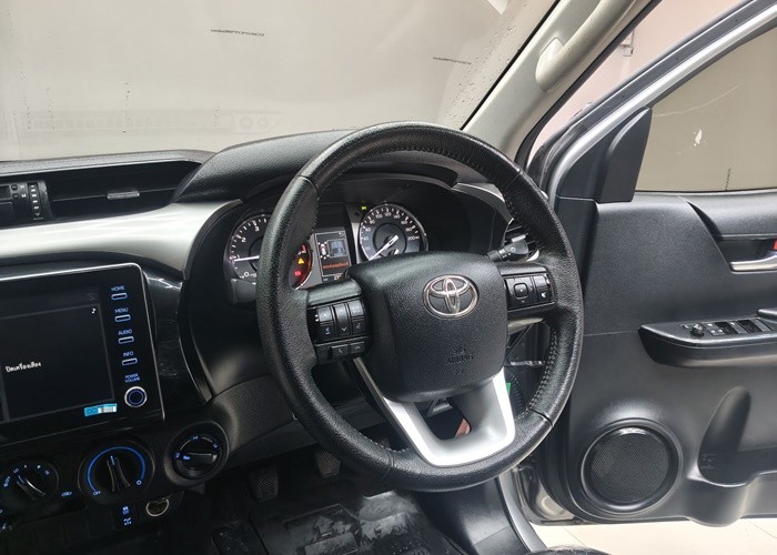 Used 5
                    TOYOTA
                     for Sale Image