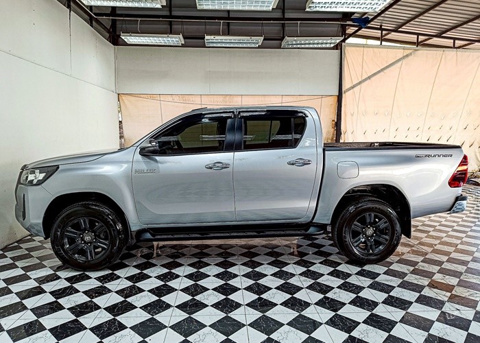 Used 12
                    TOYOTA
                     for Sale Image