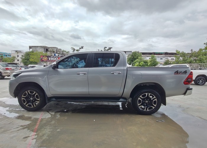 Used 5
                    TOYOTA
                     for Sale Image