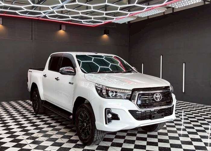 Used 8
                    TOYOTA
                     for Sale Image