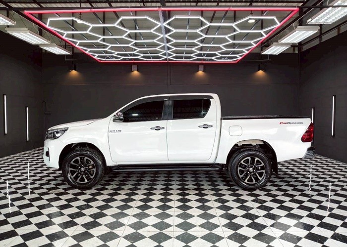 Used 8
                    TOYOTA
                     for Sale Image
