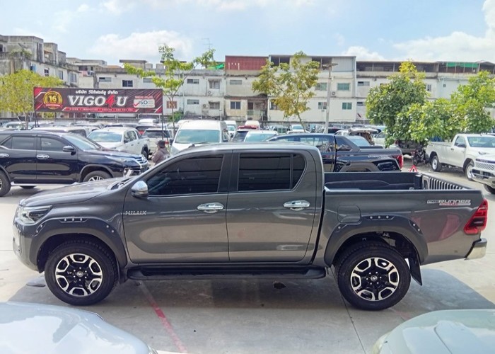 Used 5
                    TOYOTA
                     for Sale Image