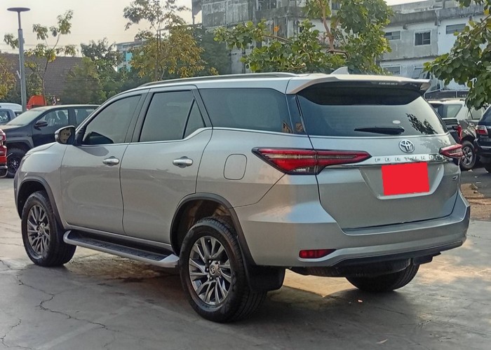 Used 12
                    TOYOTA
                     for Sale Image