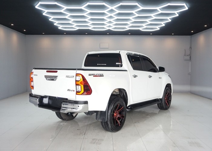 Used 7
                    TOYOTA
                     for Sale Image