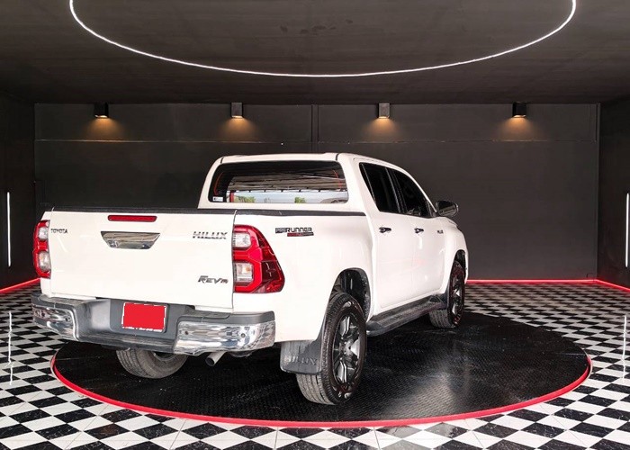 Used 5
                    TOYOTA
                     for Sale Image