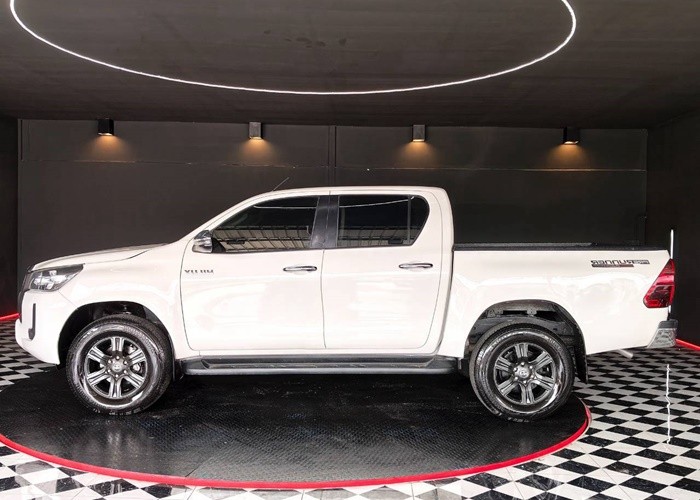 Used 5
                    TOYOTA
                     for Sale Image