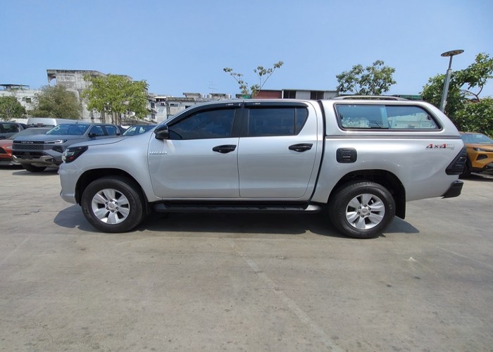 Used 12
                    TOYOTA
                     for Sale Image