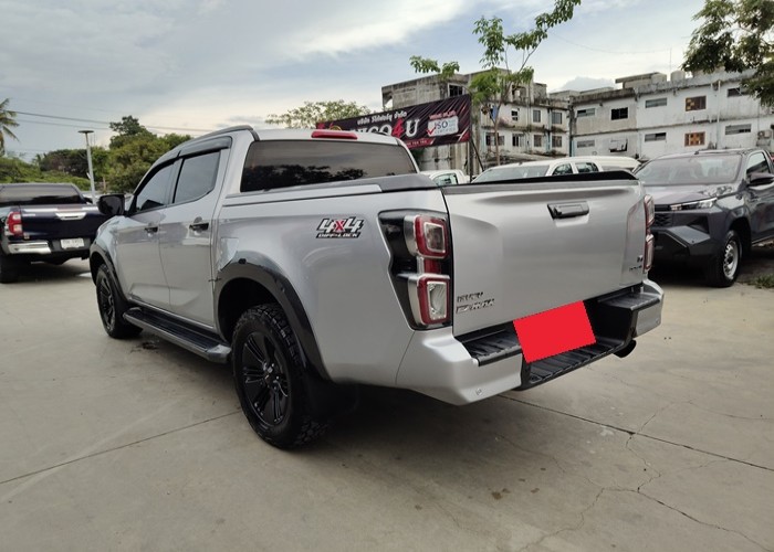 Used 1
                    ISUZU
                     for Sale Image