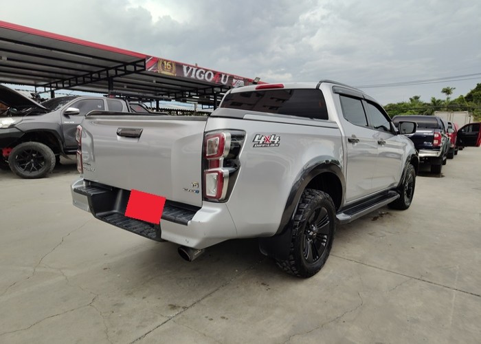 Used 1
                    ISUZU
                     for Sale Image