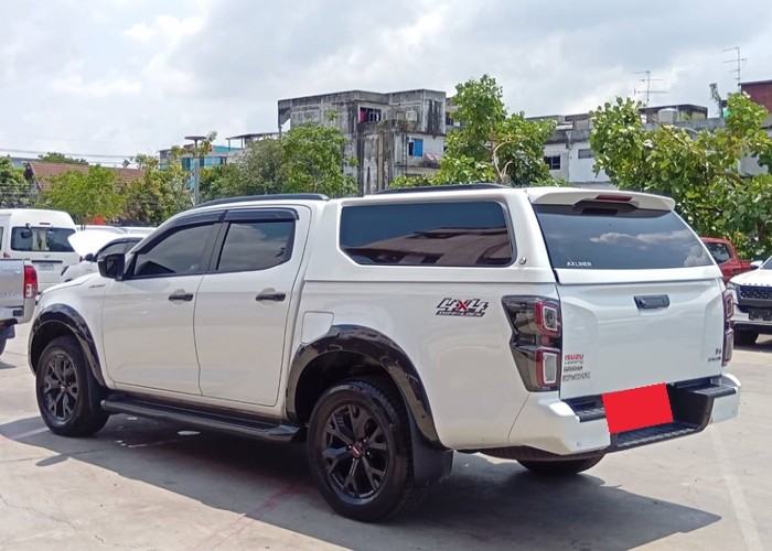 Used 12
                    ISUZU
                     for Sale Image