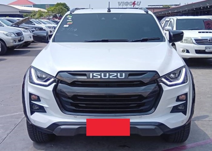 Used 12
                    ISUZU
                     for Sale Image
