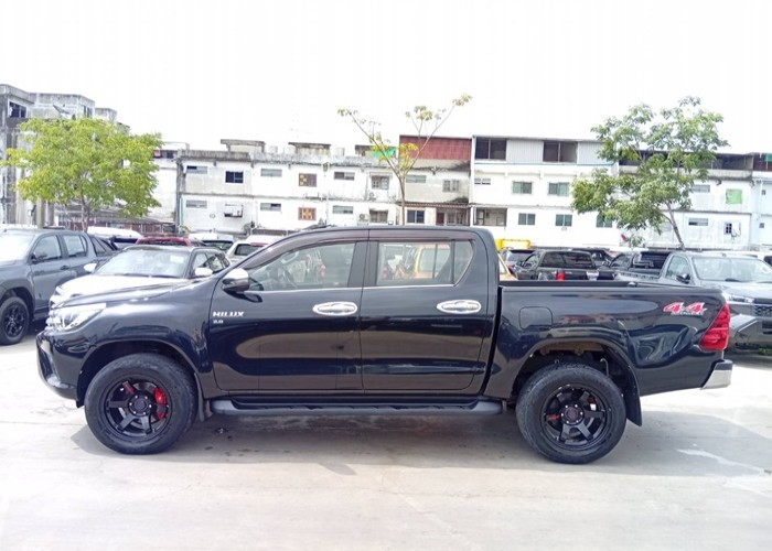 Used 11
                    TOYOTA
                     for Sale Image