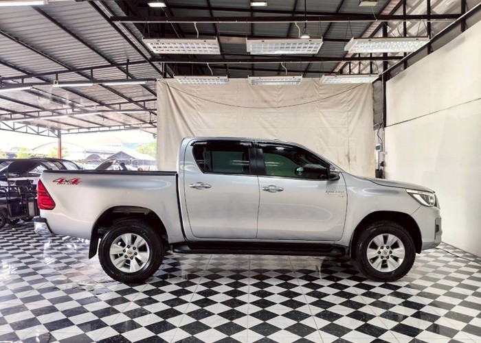 Used 12
                    TOYOTA
                     for Sale Image