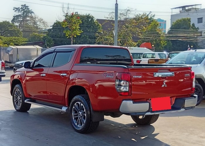 Used 6
                    MITSUBISHI
                     for Sale Image