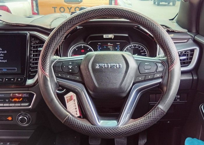 Used 9
                    ISUZU
                     for Sale Image
