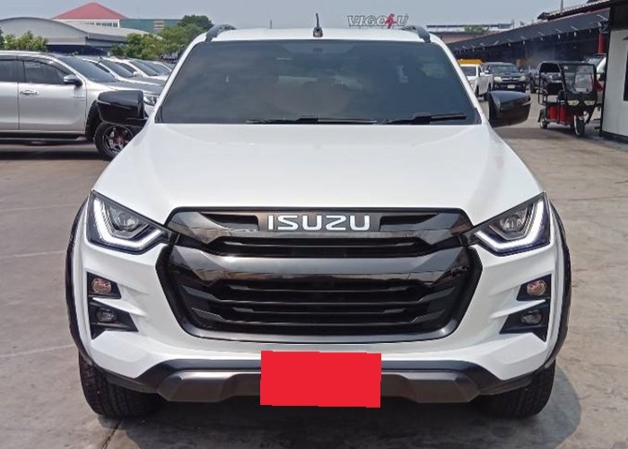 Used 9
                    ISUZU
                     for Sale Image
