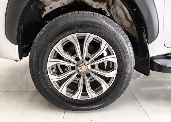Used 5
                    TOYOTA
                     for Sale Image