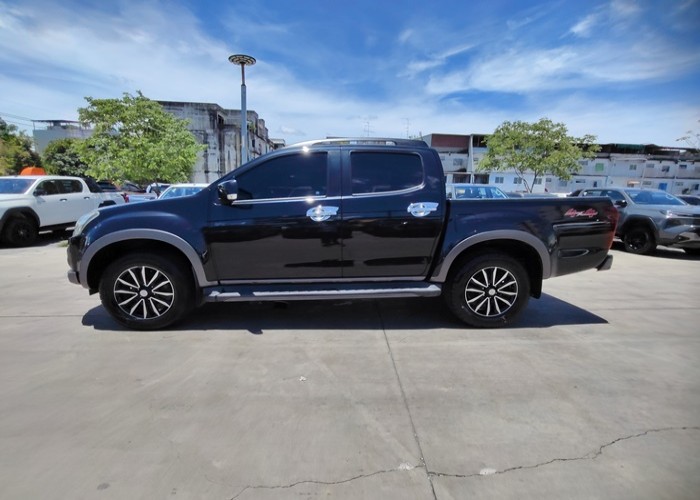 Used 1
                    ISUZU
                     for Sale Image