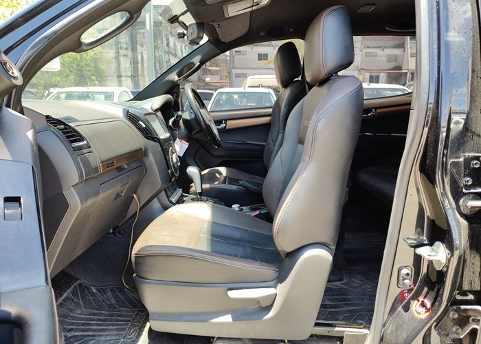 Used 1
                    ISUZU
                     for Sale Image