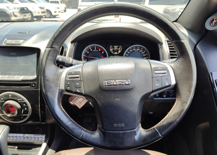 Used 1
                    ISUZU
                     for Sale Image