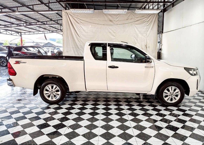 Used 11
                    TOYOTA
                     for Sale Image