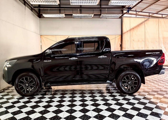 Used 9
                    TOYOTA
                     for Sale Image