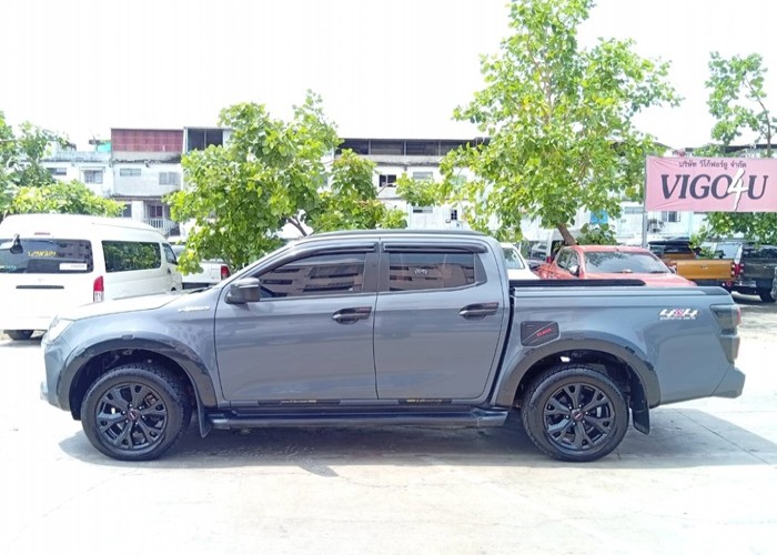 Used 2
                    ISUZU
                     for Sale Image
