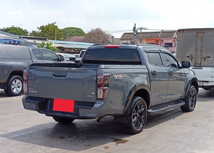 Used 2
                    ISUZU
                     for Sale Image