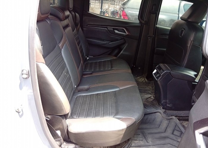 Used 2
                    ISUZU
                     for Sale Image