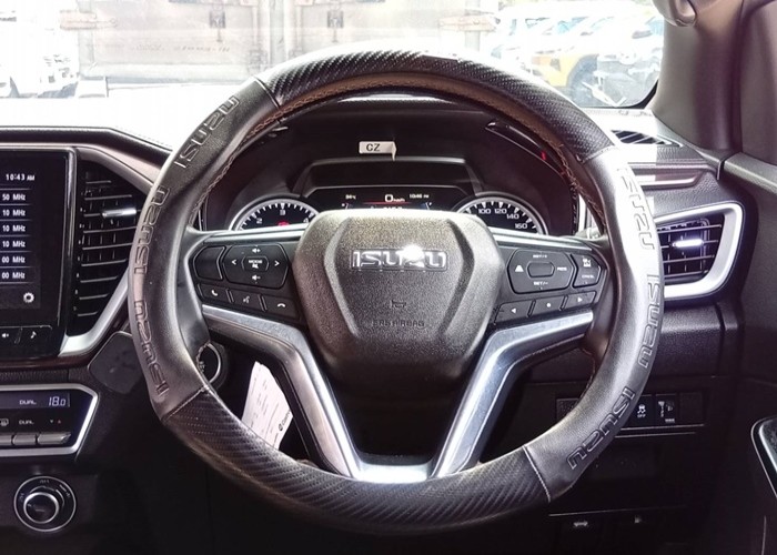 Used 2
                    ISUZU
                     for Sale Image