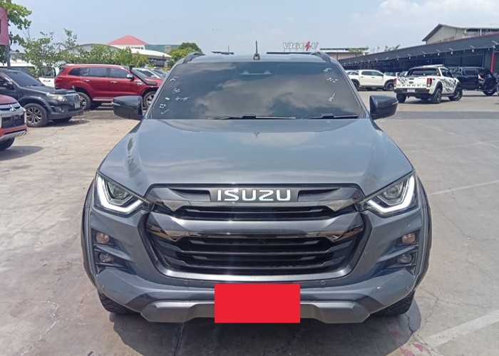 Used 2
                    ISUZU
                     for Sale Image