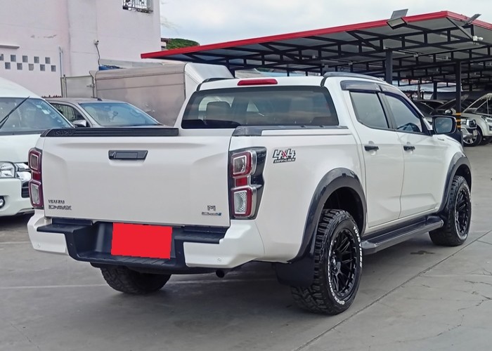Used 1
                    ISUZU
                     for Sale Image