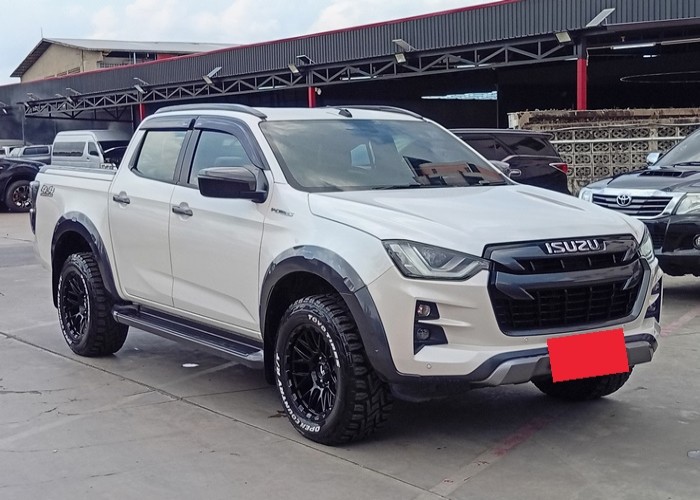 Used 1
                    ISUZU
                     for Sale Image