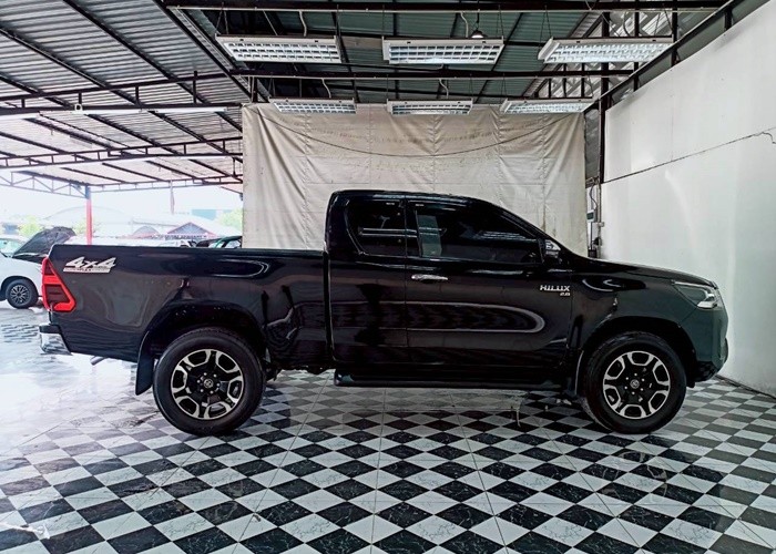 Used 8
                    TOYOTA
                     for Sale Image