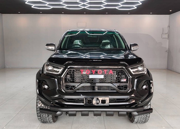 Used 12
                    TOYOTA
                     for Sale Image