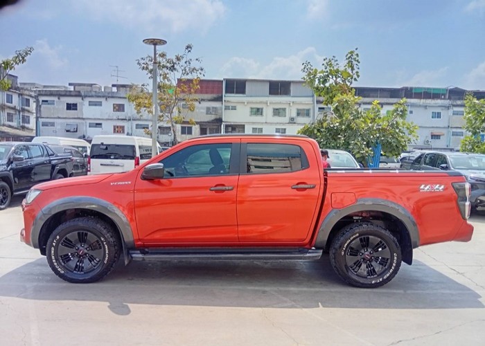 Used 1
                    ISUZU
                     for Sale Image