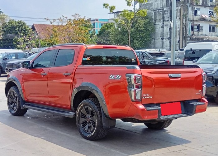 Used 1
                    ISUZU
                     for Sale Image