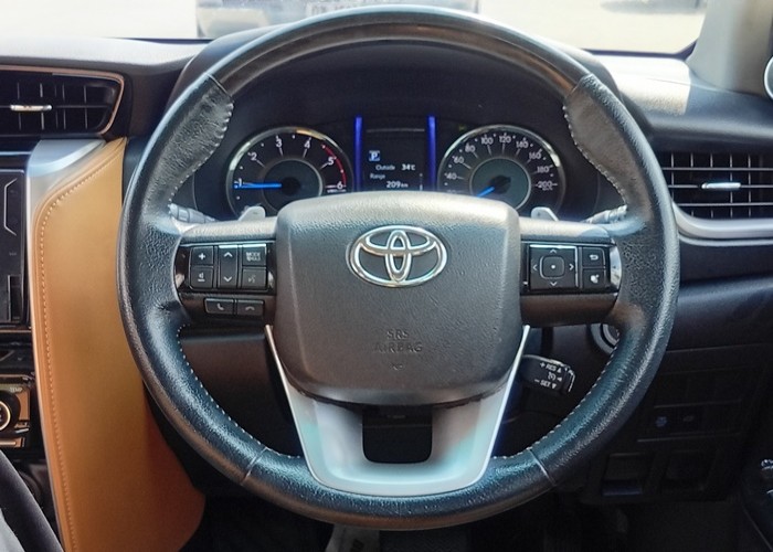 Used 9
                    TOYOTA
                     for Sale Image