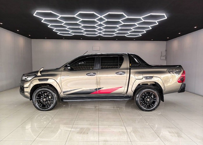 Used 12
                    TOYOTA
                     for Sale Image