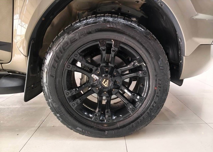 Used 12
                    TOYOTA
                     for Sale Image